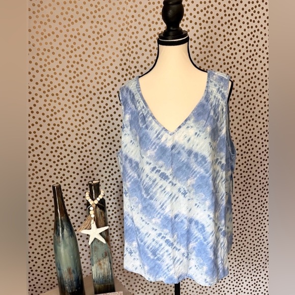 NWT Women’s V - Neck Tank Top Size XL - Picture 1 of 11